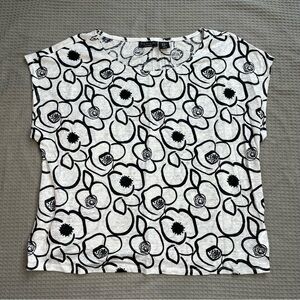 Tahari 100% Linen Floral Tee Shirt XL Womens White Black Boxy Lagenlook